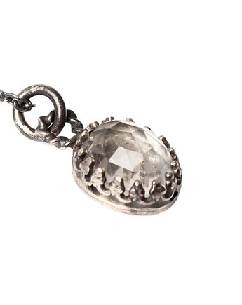Minimalistyczny srebrny oksydowany naszyjnik z kryształem górskim, Blooming Stones