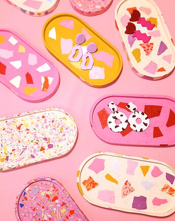 Podstawka owalna, kolorowe lastryko, mała taca, różowa, bordowa, Crazzyco