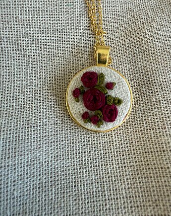 Ręcznie wyszywany naszyjnik "Czerwone róże", ReinerArt