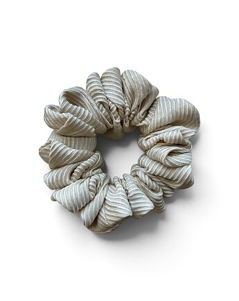 Jedwabna gumka scrunchie z upcyclingu, Lush from trash