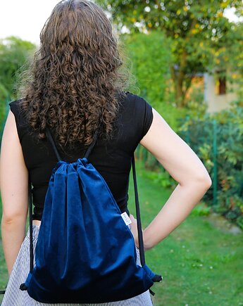 Workoplecak welurowy granatowy z podszewką w kwieciste koty, Catashka