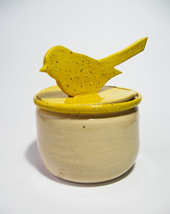 Ceramiczny pojemnik z ptaszkiem na pokrywce, M.J