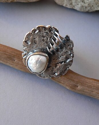 Pierścionek -perła na surowo-, Emilia Woźniak