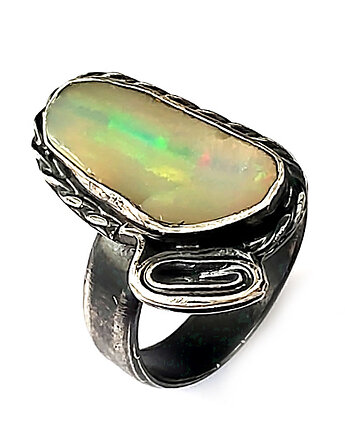 Opal w regulowanym pierścieniu, Pracownia Neores