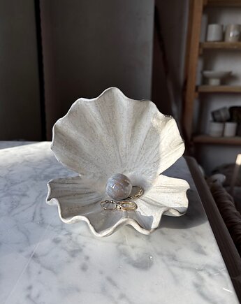 Ceramiczna Muszla Muszelka Skarbiec z Perłą na Biżuterię Milky Romantic, Maison Fragile