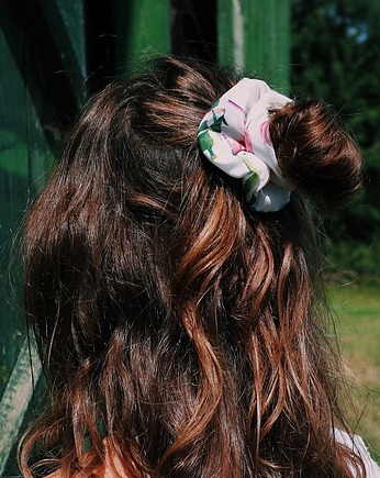 White Lily Scrunchie - gumka do włosów, Girlsband