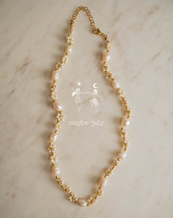 Naszyjnik Vanilla ze stokrotkami i perłami, Maybe Jwlr