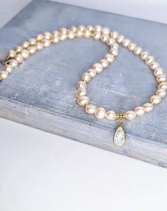 Perły z zawieszką z kamieniem księżycowym, Studio Gazela