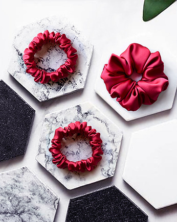 All in red  - zestaw jedwabnych scrunchie  - nasycona malina, BARLA
