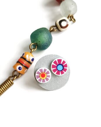 Kolczyki ceramiczne w kolorowe kwiaty, biżuteria z talerzy