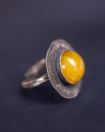 Pierścionek srebrny z bursztynem bałtyckim - kolekcja AURA, Amber by Baco