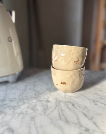 Zestaw 2 Ceramicznych Czarek Running z Kurami  i Dzikami 160 ml, Maison Fragile