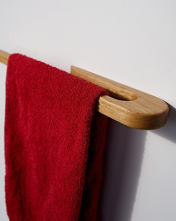 Dębowy minimalistyczny wieszak ścienny do łazienki, POZYTYWNIE W DREWNIE