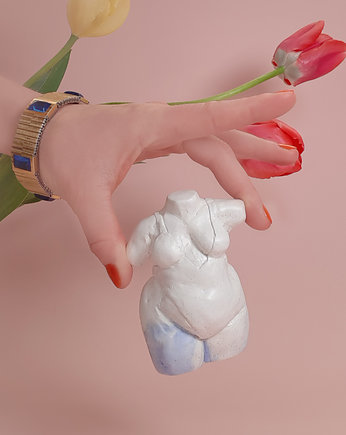 Rzeźba  z serii Nowa Wenus, gipsowa figurynka, New Venus Gift