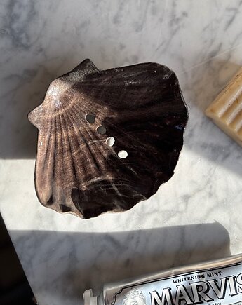 Ceramiczna Mydelniczka z Odpływem Muszelka Muszla Marble Effect, Maison Fragile
