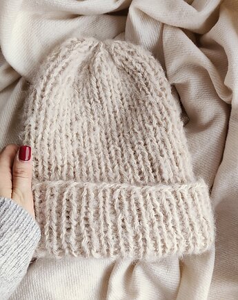 Beżowa czapka wełniana z wiskozą alpaką i wełną merino, Po.dziergane