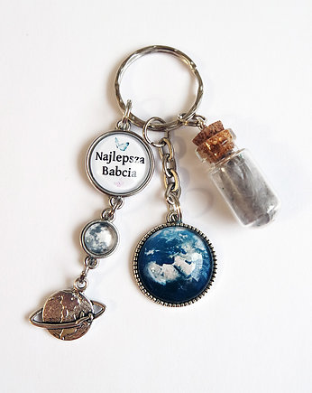 Breloczek - Babcia, ziemia, fiolka, yenoo