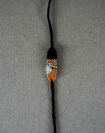 Mini, boho bransoletka wiązana na supełek w neutralnej kolorystyce, Słońcem Tkane