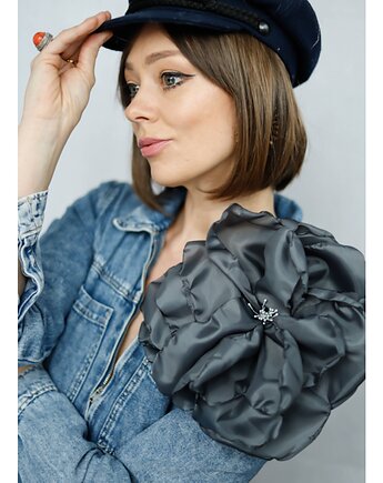 Szara broszka  kwiat, Celina Parysów