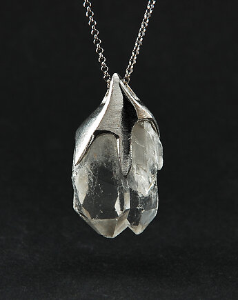 Naszyjnik z podwójnym kryształem górskim, Monopolka