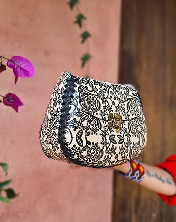 Torebka skórzana Margaritta biała czarna kwiaty ręcznie robiona, SempreArte