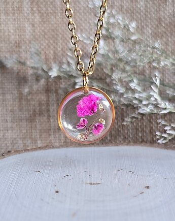 Łąka kwiatowa różowa zawieszka złoty wisiorek kwiaty żywica, zkwiatem