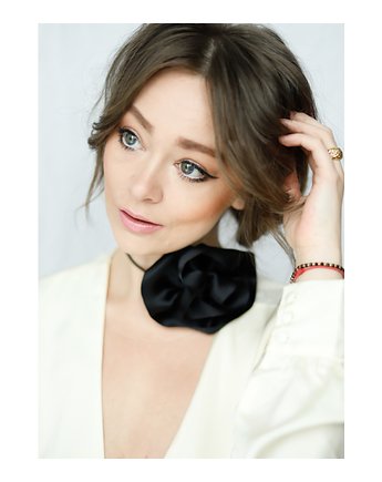 Czarny  duży choker z jedwabiu, Celina Parysów