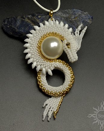 Cidren, biały wisior ze smokiem, beading, Sol