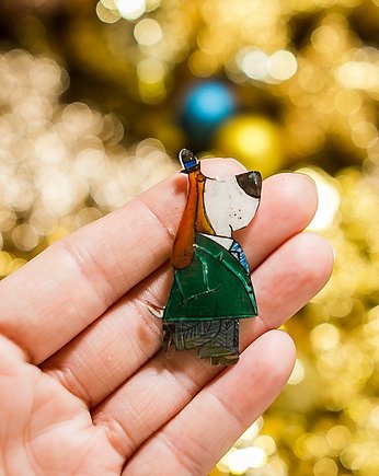 Broszka z psem bassetem Henrym, Pintura