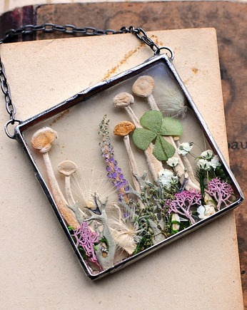 Urocza łączka - dekor z grzybkami, MARIAELA