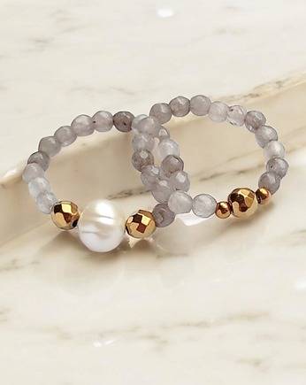 Zestaw pierścionków : agat szary, perła, złoty hematyt, kaktusia