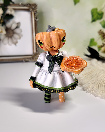 Dynia girl z Halloween, Qletta Clay
