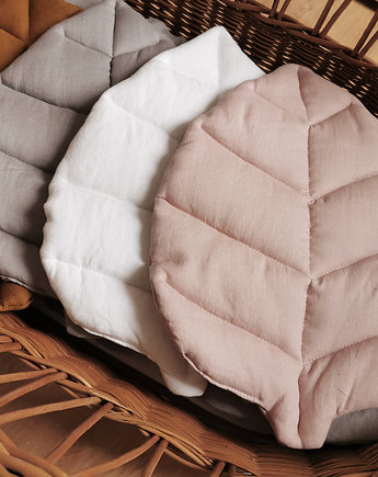 Lniana poduszka liść dla niemowlaka brudny róż, Nukko Design