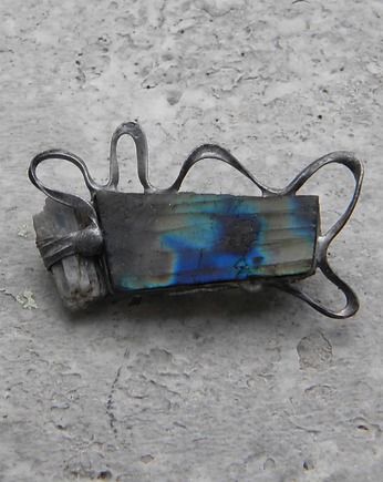 Surowy labradoryt i kianit - broszka, Beata Trotter