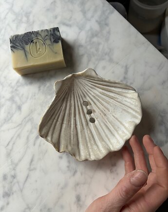 Ceramiczna Mydelniczka Handmade Muszelka Muszla Mleczno Biała, Maison Fragile