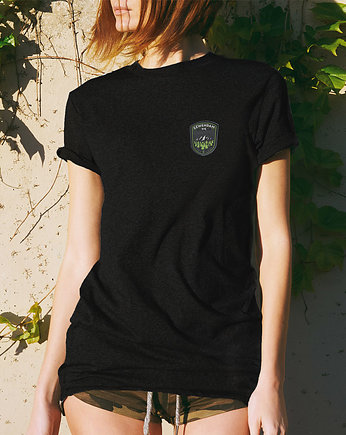 Koszulka damska z haftowaną naszywką SZWENDAM SIĘ czarna -, Szwendam sie