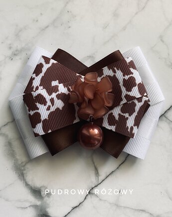 Kolekcja Kwiatowa   Brosza z kwiatem i perłą w kolorze brązowym, Pudrowy Różowy