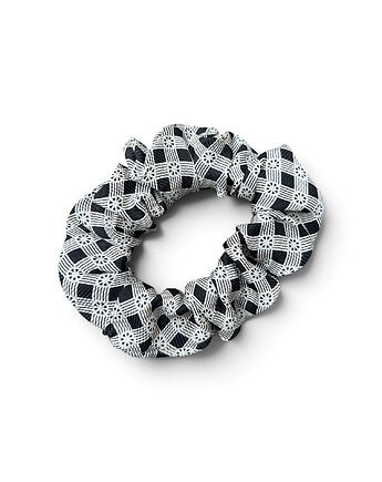 Jedwabna gumka scrunchie z upcyclingu, Lush from trash