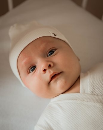 Czapka niemowlęca z bawełny organicznej -Biała, montibi