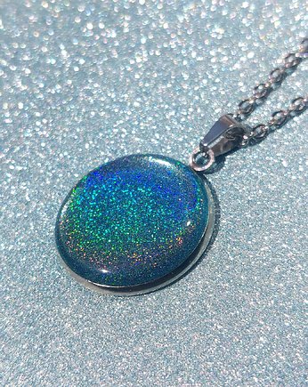 Błękitny, holograficzny naszyjnik
