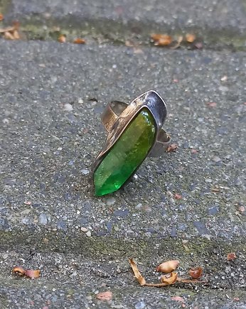 Wiosenna pogoda - pierścionek regulowany, po drugiej stronie lustra