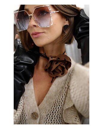 Brązowy choker z jedwabiu w groszki, Celina Parysów