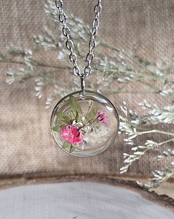 Łąka kwiatowa różowa srebrna zawieszka srebrny wisiorek kwiaty żywica, zkwiatem