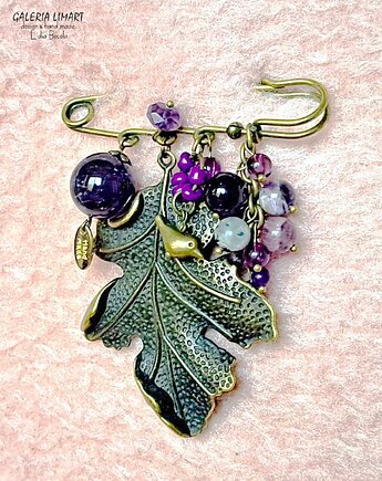 Broszka niezwykła na agrafce w stylu Boho handmade ametystowo-złota dla babci, Galeria Limart