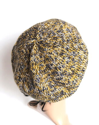 Aga - beret zrobiony na drutach, RękaProduction