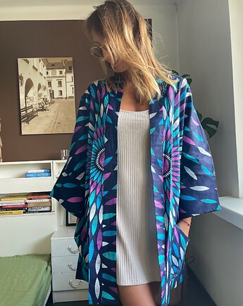 Granatowe kimono w pióra, Pintera
