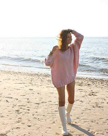 Sweter handmade oversize  z wełną  pudrowy róż, Mademoiselle Patrini