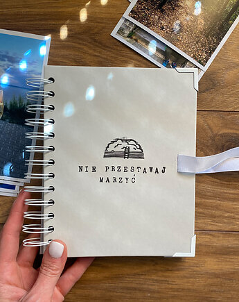 Album na zdjęcia NIE PRZESTAWAJ MARZYĆ, Słoiczek i spółka