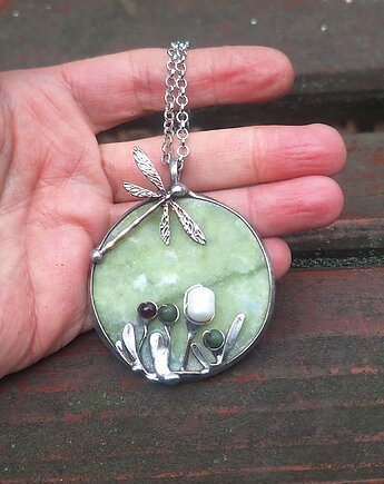 Ważka - wisiorek, po drugiej stronie lustra