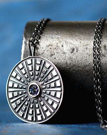 Srebrny wisiorek etniczny NEFRE, SHAMBALA